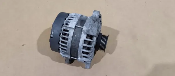 Vaihtovirtageneraattori Mercedes B-luokka W246 1.8 CDI A0009063322 image 2