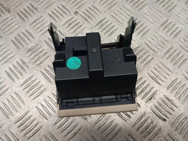 Cinzeiro Mercedes W207 Cabrio OEM A2048100130 image 3
