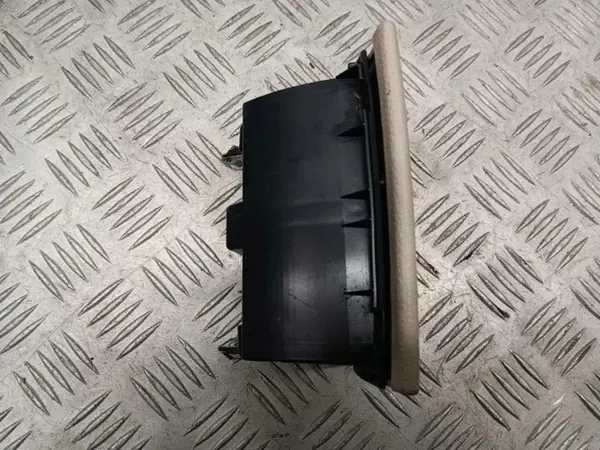 Cinzeiro Mercedes W207 Cabrio OEM A2048100130 image 5