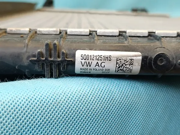Radiateur d'eau OEM 5Q0121251HS pour VW Tiguan II image 8