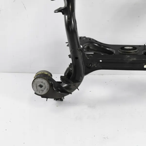 Viga suspensión trasera OEM 1EA505235BM - Usado image 9