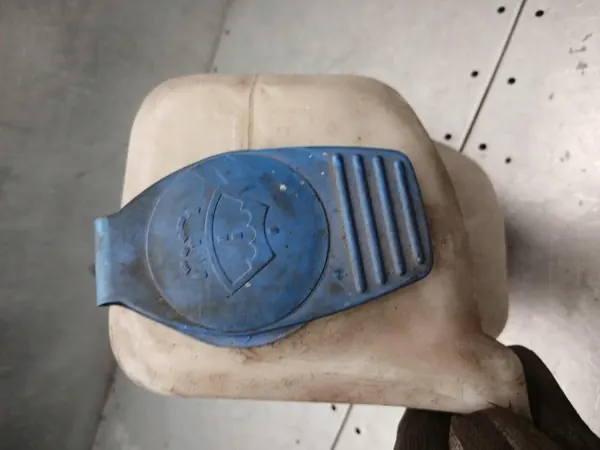 Pesunesteen säiliö Skoda Octavia I 1.9TDI 05R HB image 2