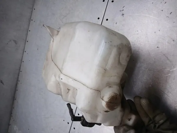 Pesunesteen säiliö Skoda Octavia I 1.9TDI 05R HB image 6