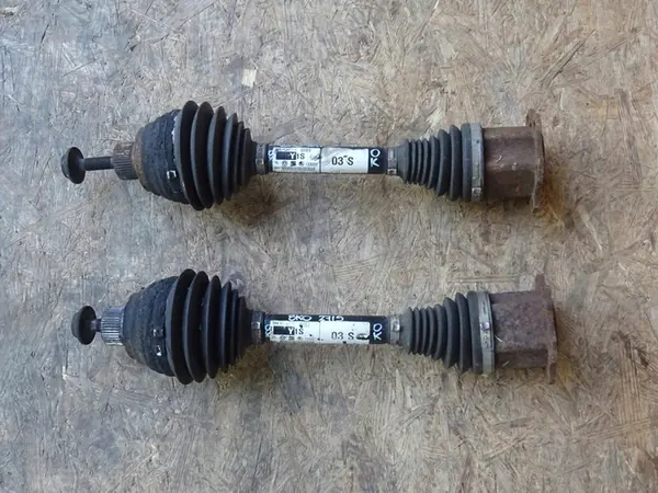 AUDI A4 B8 A5 8T Framskaft 8K0407271S image 5