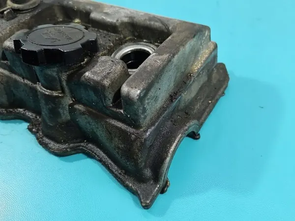 Käytetty venttiilikansi Toyota RAV4 I 94-00 2.0 16V image 7