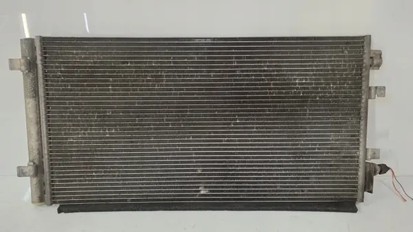 Condenseur AC OEM 921000294R pour Renault Scenic III image 2