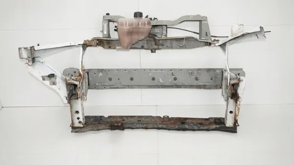 OEM 360184473 Framremsa för Nissan NV200 1.5D image 8