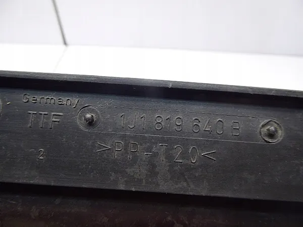 A3 8L Interieurfilterbehuizing image 3