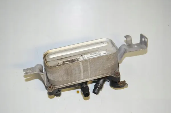 Refroidisseur d'huile d'occasion OEM 17217601951 BMW 5 Touring image 3