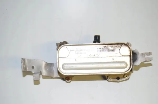 Refroidisseur d'huile d'occasion OEM 17217601951 BMW 5 Touring image 4