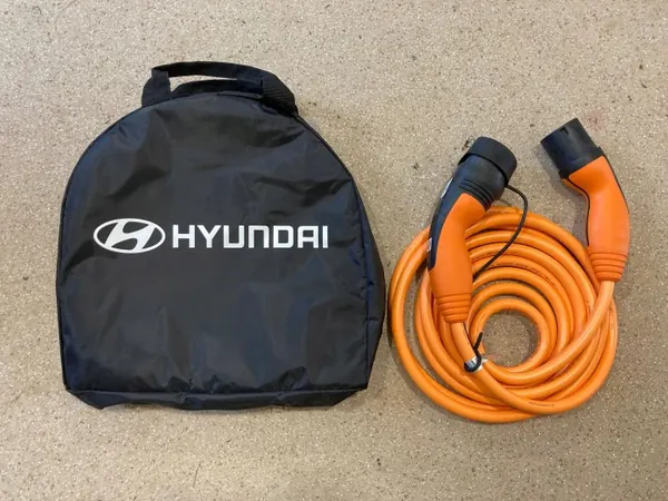 Cable de carga Hyundai Ioniq 5 eléctrico OEM LPV16803 image 2