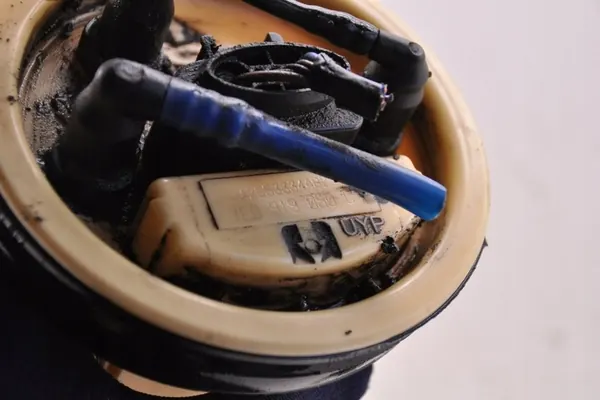 Brandstofpomp VW TRANSPORTER V (T5) 2.0L OEM 7E0919050C image 5