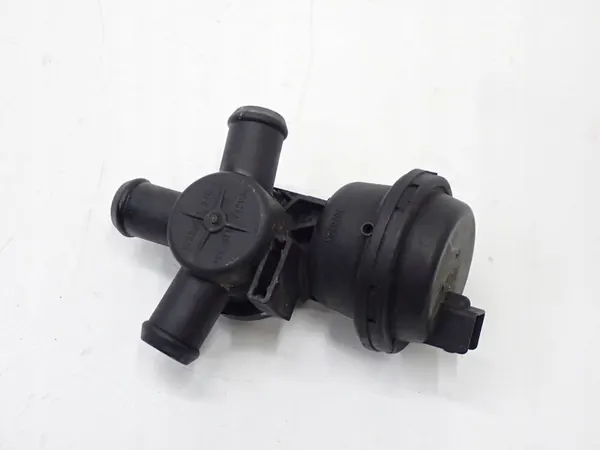 Wateraansluitventiel 7E0121805 VW Transporter T6 2.0 TDI image 3