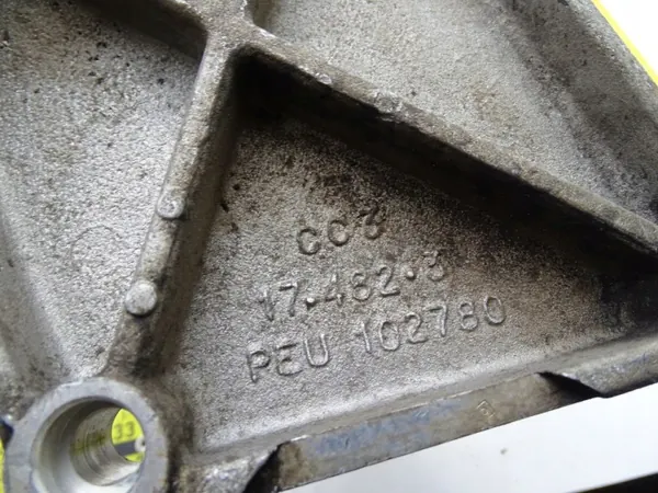 Soporte de Bomba de Agua OEM PEU102780 Land Rover image 4