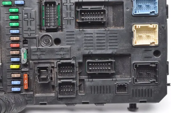 Module BSI Peugeot 308 OEM 966405918002 Occasion image 3