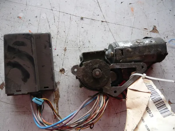 Schiebedachmotor OEM 0532110B für Fiat Ulysse image 2