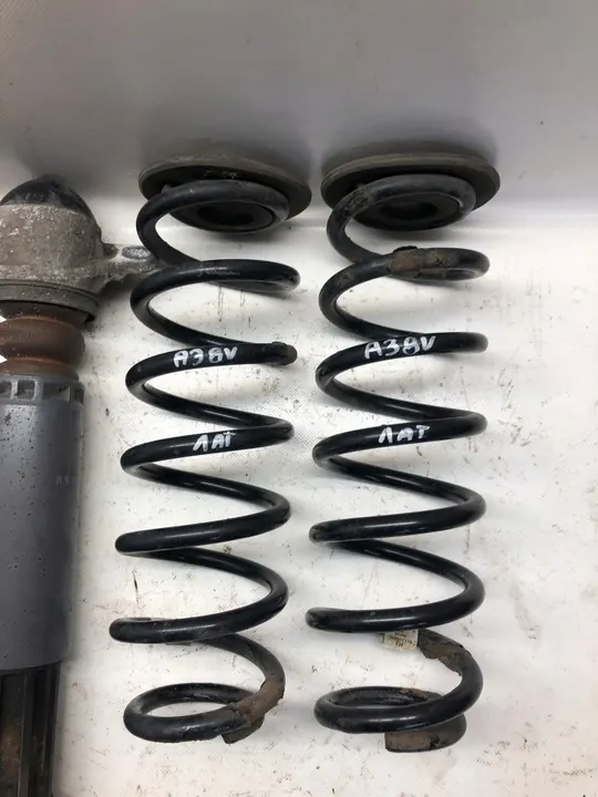 Ammortizzatori posteriori con molle Audi A3 8V image 2