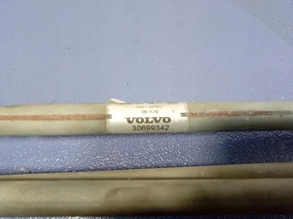 Volvo C30 Scheibenwischermotor OEM 30699342 image 3
