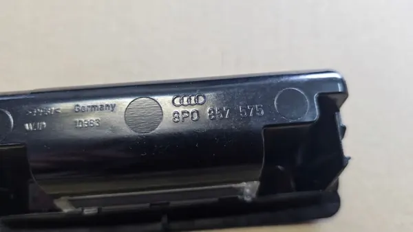 Cinzeiro Dianteiro Audi A3 8P FL OEM 8P0857951 image 7