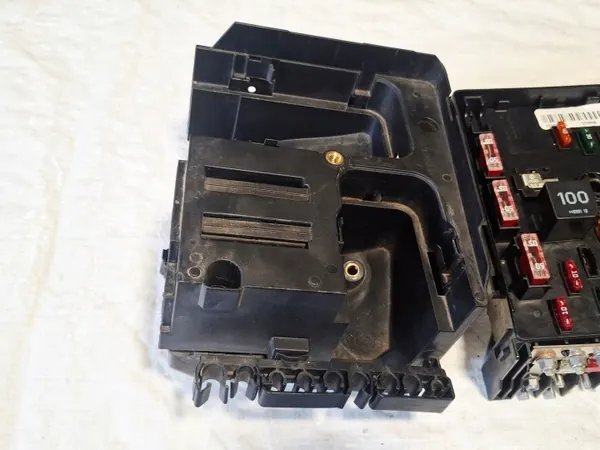 Säkringslåda OEM 3C0937125 för VW Passat B6 image 5