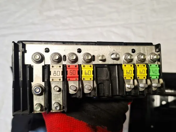 Säkringslåda OEM 3C0937125 för VW Passat B6 image 7