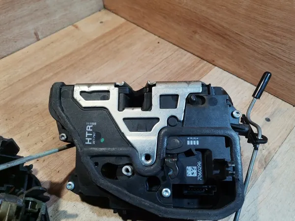 Bakre Höger Dörrlås BMW E90 E70 E60 E87 E91 E61 7060296 image 5