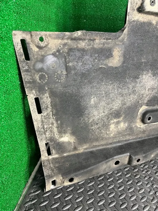 AUDI A6 C7 A7 Nedre Vänster Underkåpa 4G0825207E image 2