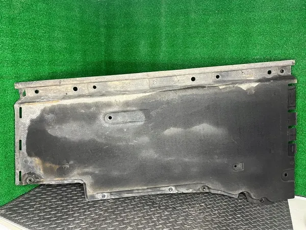 AUDI A6 C7 A7 Nedre Vänster Underkåpa 4G0825207E image 6