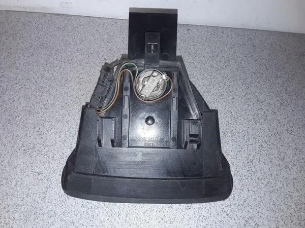 BMW E38 Kolmas Jarruvalo OEM 8352788 image 3