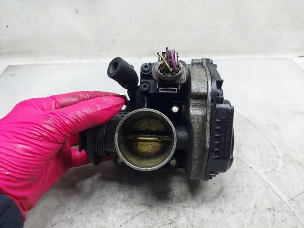 Kaasutin OEM 030133064F VW Golf IV 1.6:lle image 5