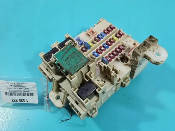 Isuzu D-Max II zekeringkast OEM 4H06-0307 Gebruikt image 5