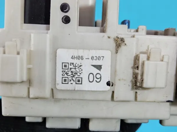 Isuzu D-Max II zekeringkast OEM 4H06-0307 Gebruikt image 6