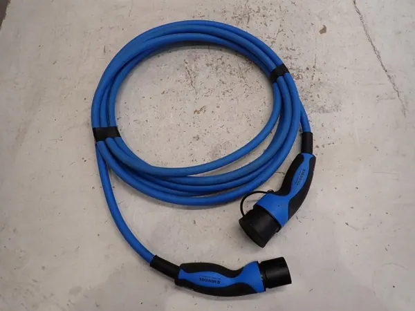 Câble de charge Tesla OEM 36247 Mennekes Mode 3 image 2