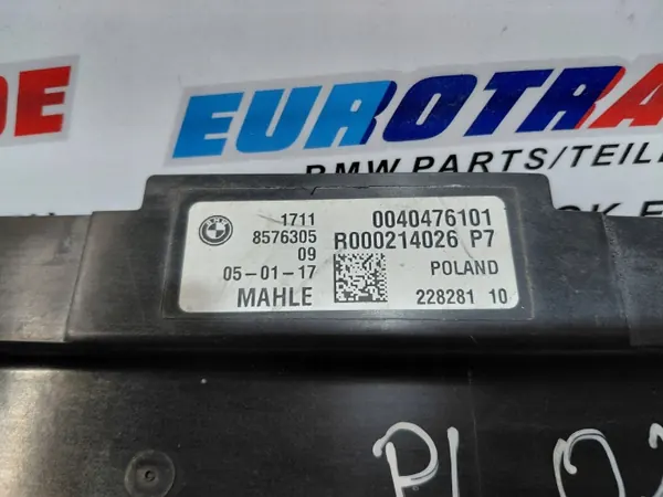 BMW Koelerrasterbevestiging OEM 8577636 8577639 8577640 image 3