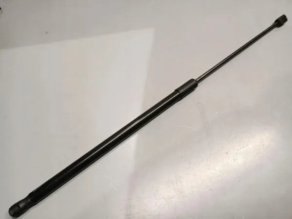 Rechter Kofferruimtesteun OEM 658827550A Skoda Kamiq image 2