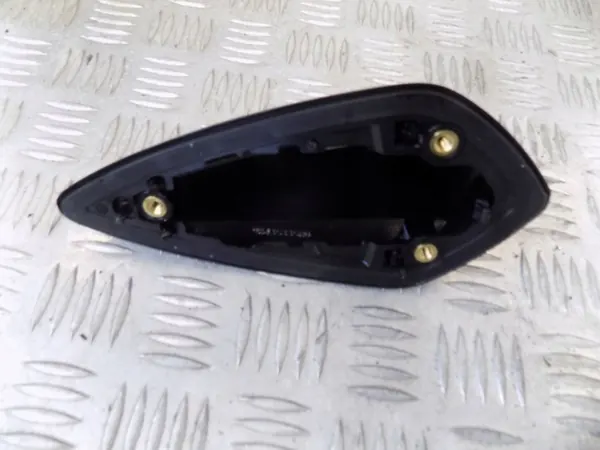 Antena GPS Alfa Romeo OEM B946M001D - Usada image 3