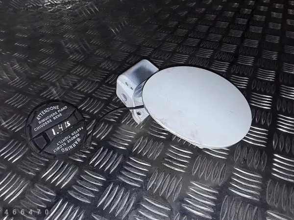 Polttoainesäiliön kansi OEM 695101W200 Kia Rio Sedanille image 2