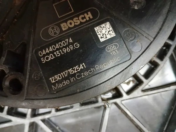 AdBlue-tankpump OEM 5WA131877R för VW image 3