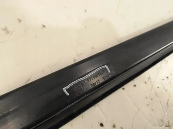 Rechte Schiebetürschiene Renault Master III OEM 777600002R image 4