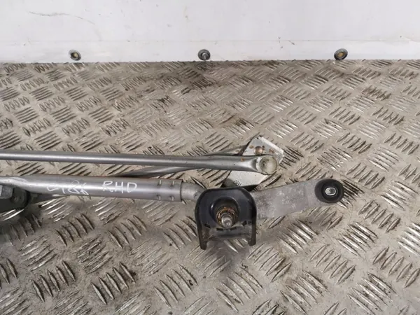Toyota GT86 pyyhinvarsio OEM FBZ8229 - Käytetty image 4