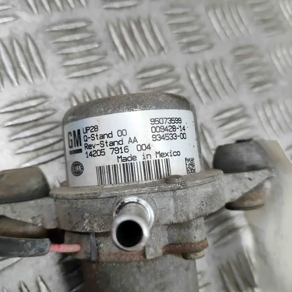 Opel Mokka 2015 Imupumppu OEM 95073599 image 8
