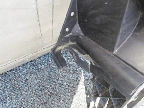 Ford OE C1BB-A16E146-AC Framskärm image 3