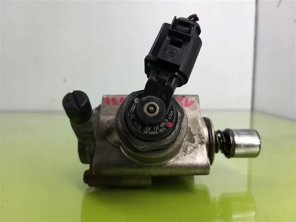 Pompe haute pression OEM 06F127025D pour VW Passat B6 image 2