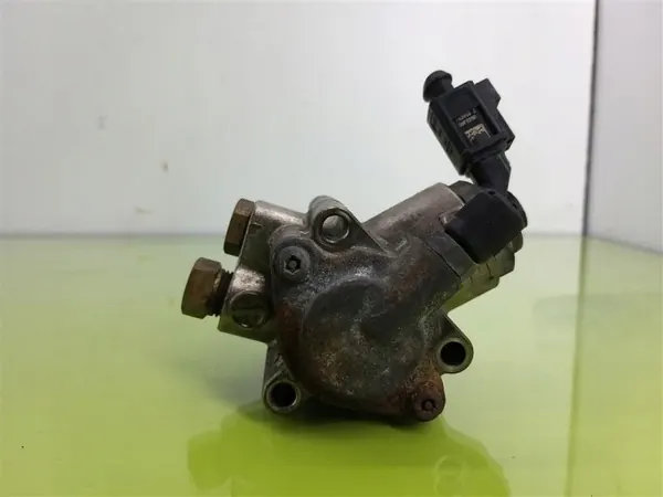 Pompe haute pression OEM 06F127025D pour VW Passat B6 image 3