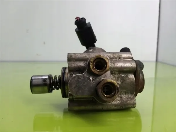 Pompe haute pression OEM 06F127025D pour VW Passat B6 image 4