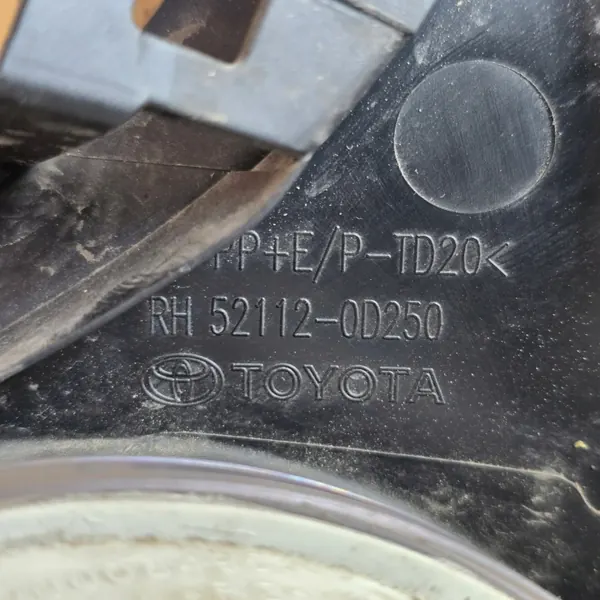 Toyota Yaris IV Halogeeni-Hila Oikea OEM 52112-0D250 image 4