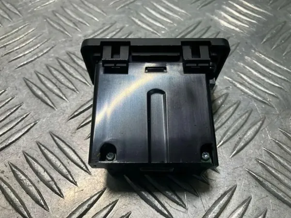 Conector Multimédia Aux/USB Land Rover OE CH2219C166AB image 3