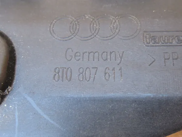 AUDI A5 8T LIFT S-LINE Stötfångarskydd 8T0807611A image 7