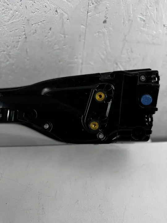 Porsche Macan Takaspoileri OEM 95B945208HY Käytetty image 5