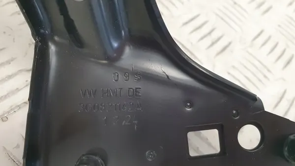 VW Volkswagen Passat B8 Höger skärm fäste 3G0821142A image 2
